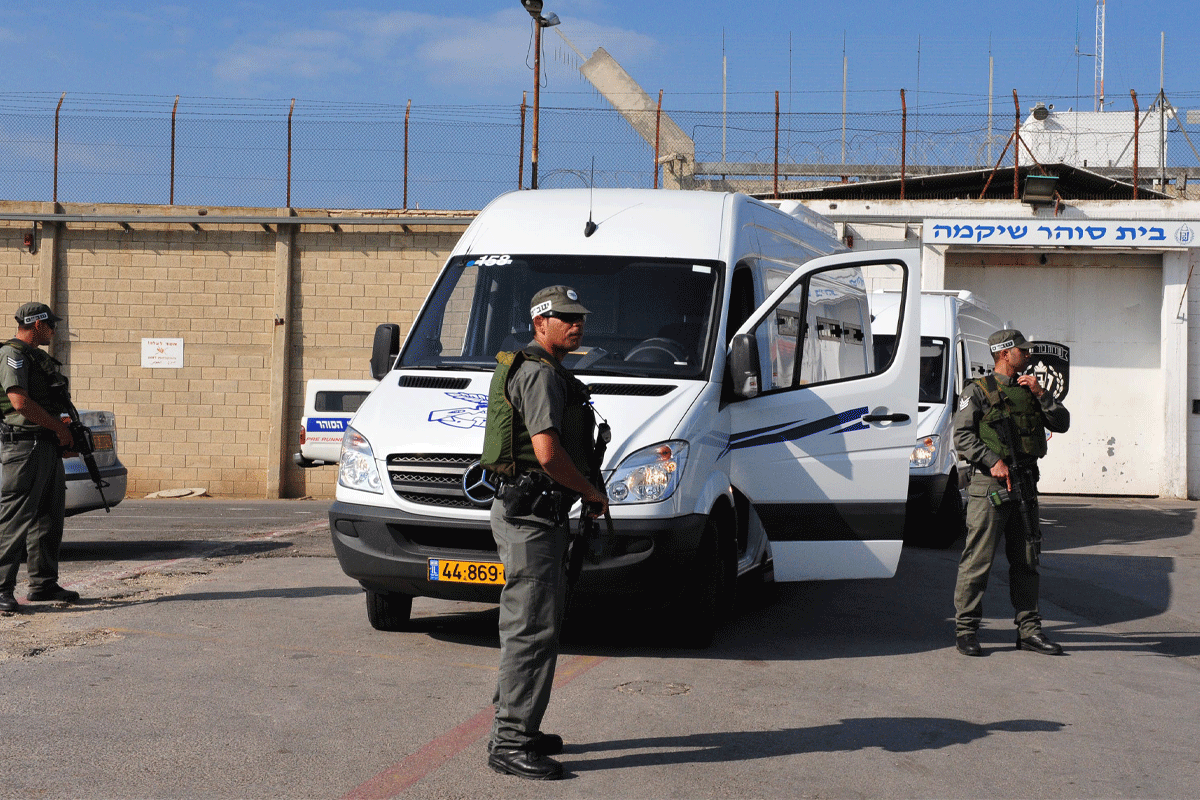 בית סוהר שיקמה: רימון הושלך לעבר בית הסוהר